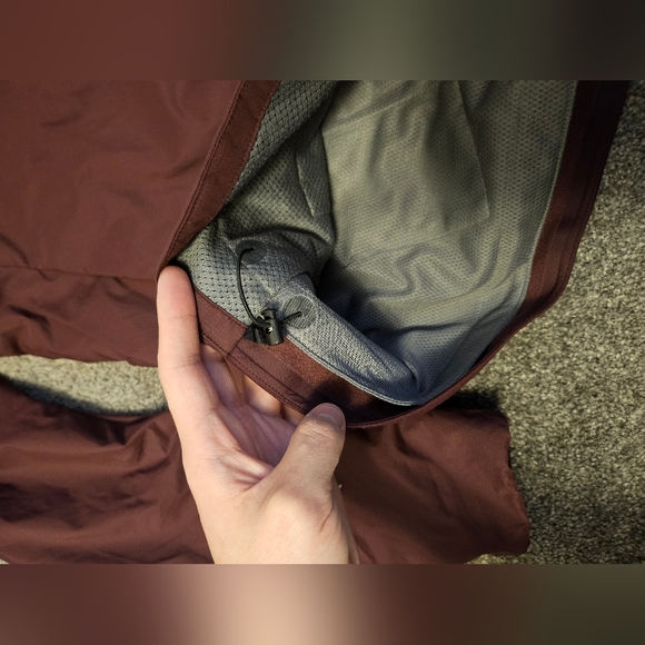 SOLD*Arc'teryx Argus Jacket Men's Medium Burgundy Used Like New - Picture 4 of 9